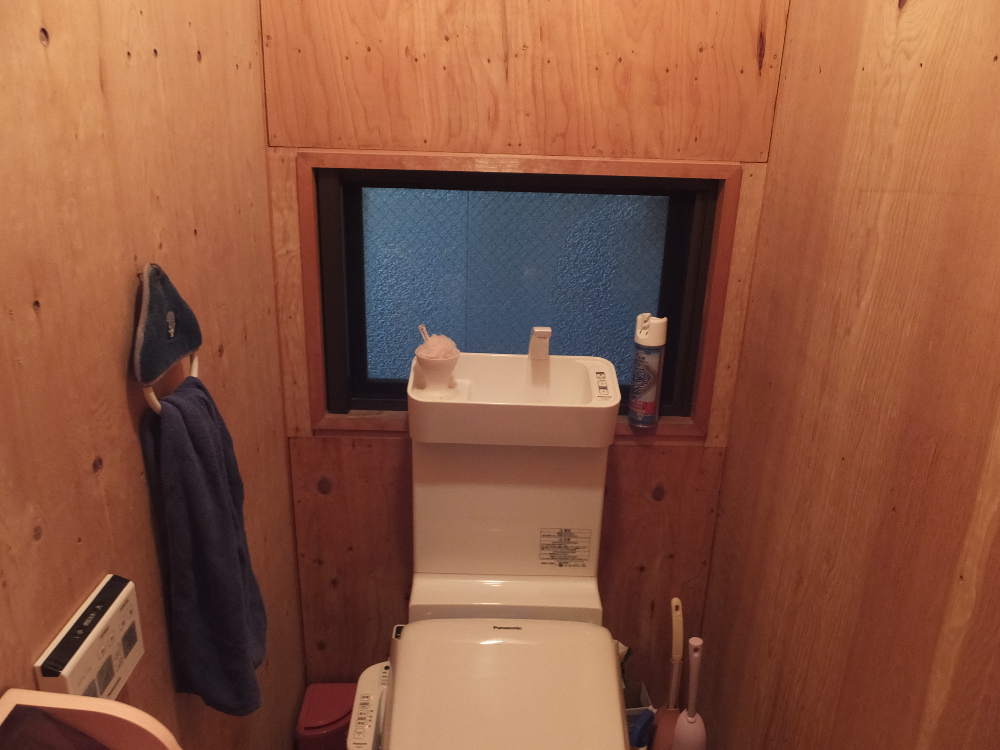 トイレの既存の小窓